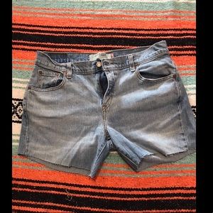 🖤 gently worn jean shorts 🖤